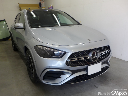 メルセデス　GLA　断熱性カーフィルム施工